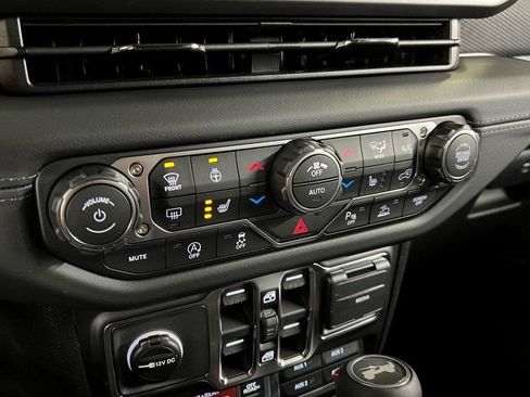 New 2026 Jeep Wrangler Unlimited Rubicon w/ Safety Group image 30