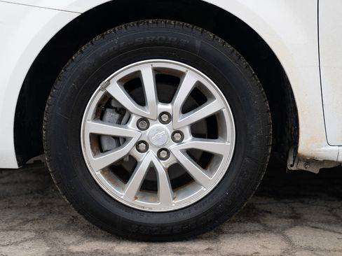 Used 2019 Chevrolet Sonic LT image 9