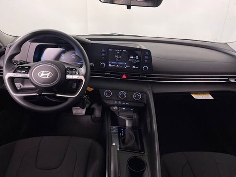 New 2026 Hyundai Elantra SE FWD image 14