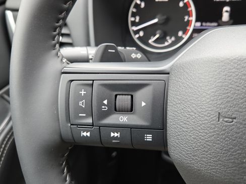 Certified 2026 Nissan Rogue SV image 15