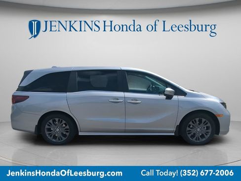 New 2026 Honda Odyssey Touring image 2