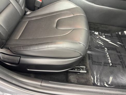 Used 2025 Hyundai Elantra Limited FWD image 37