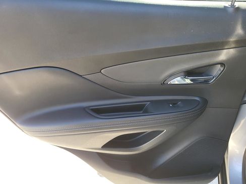 Used 2021 Buick Encore Preferred AWD/4WD image 11