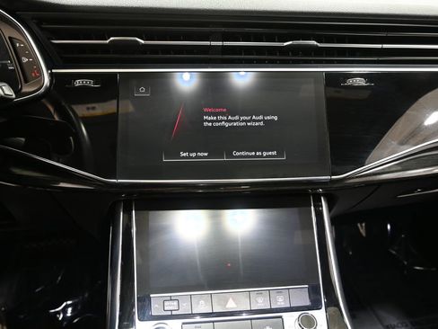 Used 2021 Audi Q8 Premium Plus w/ Premium Plus Package image 22