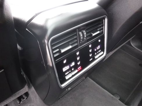 Used 2023 Porsche Cayenne Platinum Edition AWD/4WD image 12