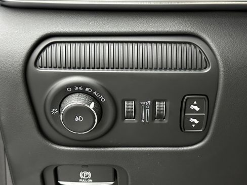 Used 2024 Jeep Grand Wagoneer L Series II w/ Quick Order Packagew 28T image 29