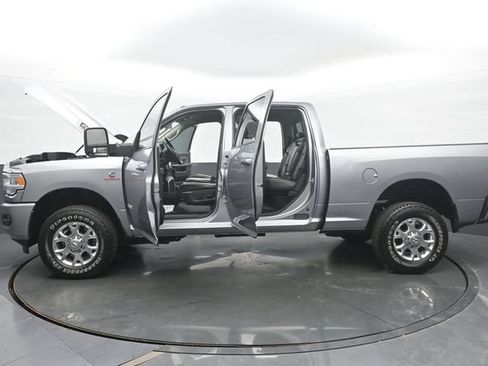 Used 2024 RAM 2500 Laramie AWD/4WD image 54