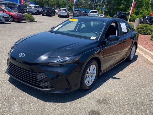 Used 2025 Toyota Camry LE FWD image 2
