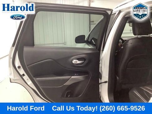 Used 2021 Jeep Cherokee Limited w/ Trailer Tow Group AWD/4WD image 14