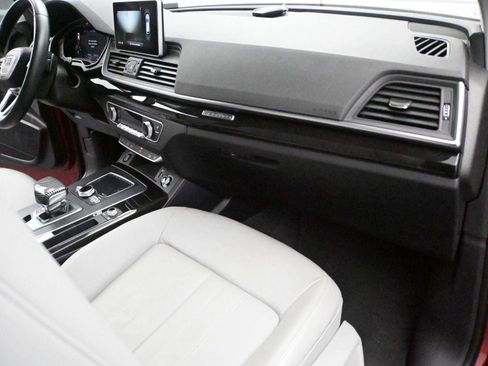 Used 2018 Audi Q5 2.0T Premium Plus w/ Premium Plus Package image 18