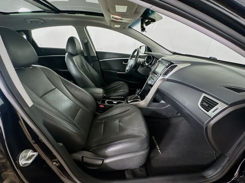 Used 2016 Hyundai Elantra GT w/ Option Group 03 FWD image 31
