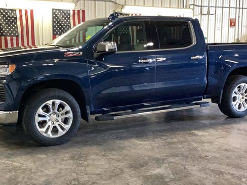Used 2023 Chevrolet Silverado 1500 LTZ AWD/4WD image 2