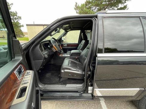 Used 2012 Lincoln Navigator 4WD image 22