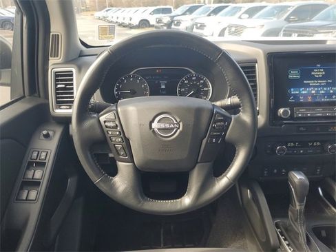 Used 2024 Nissan Frontier SV w/ SV Convenience Package image 10