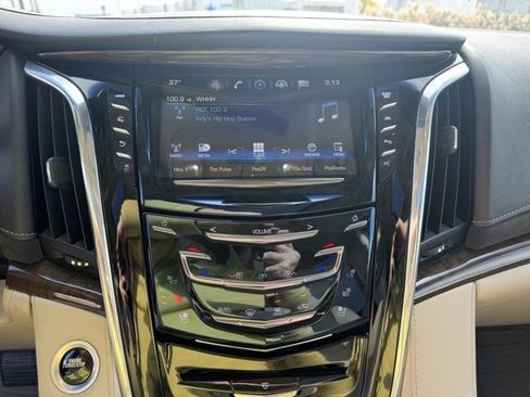Used 2018 Cadillac Escalade Luxury w/ LPO, Radiant Package image 12