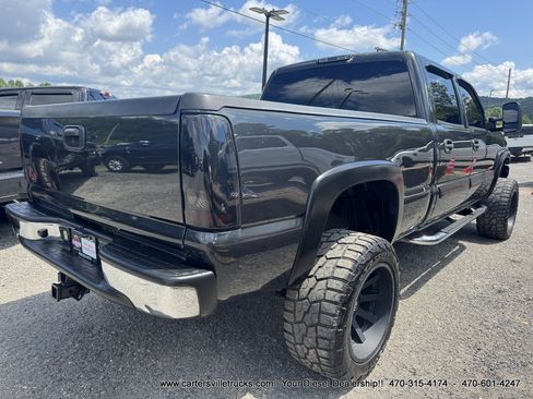Used 2005 Chevrolet Silverado 2500 LT w/ Heavy-Duty Power Package AWD/4WD image 11