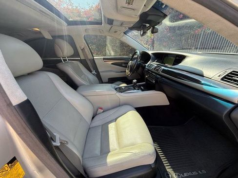 Used 2015 Lexus LS 460 L w/ Ultra Luxury Package AWD/4WD image 18