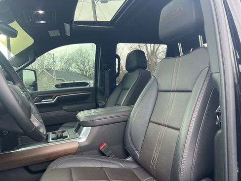 Used 2025 Chevrolet Silverado 2500 High Country w/ High Country Premium Package image 3