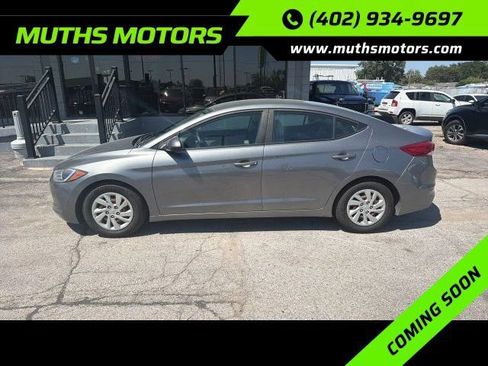 Used 2018 Hyundai Elantra SE FWD image 2