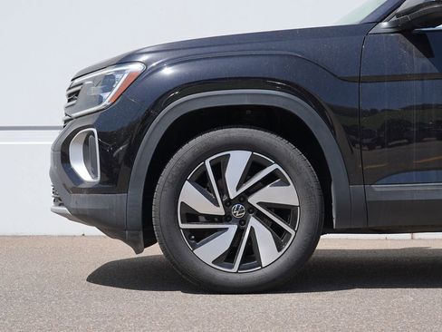 Used 2025 Volkswagen Atlas SE AWD/4WD image 11
