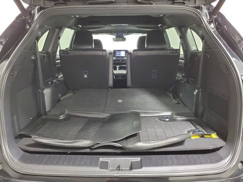 Used 2022 Toyota Highlander XSE FWD image 10