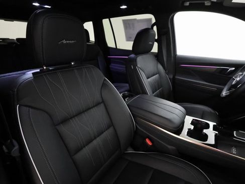 Certified 2025 Buick Enclave Avenir image 24