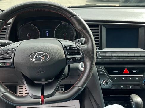 Used 2017 Hyundai Elantra Sport image 8