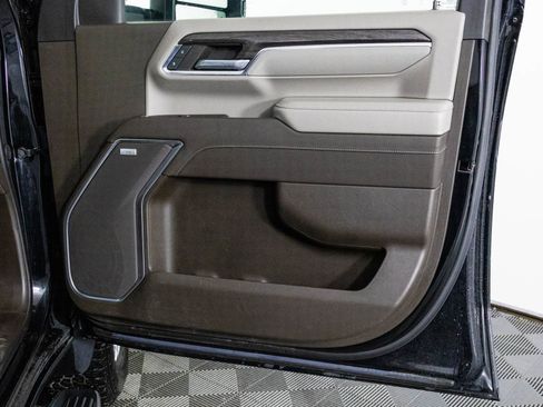 Used 2024 Chevrolet Silverado 2500 LTZ w/ LTZ Plus Package image 43