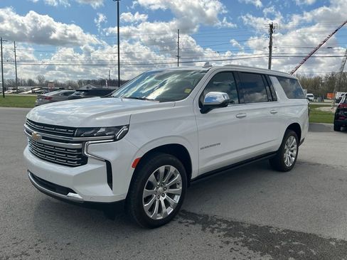 Used 2024 Chevrolet Suburban Premier w/ Advanced Technology Package AWD/4WD image 7