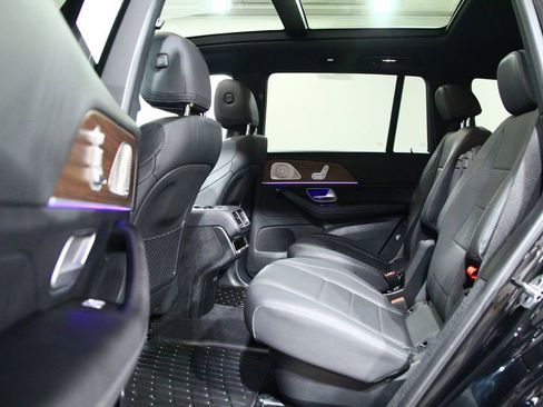 Certified 2025 Mercedes-Benz GLS 450 4MATIC image 29