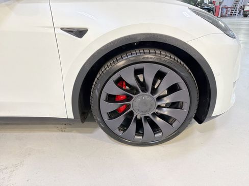 Used 2022 Tesla Model Y Performance AWD/4WD image 30