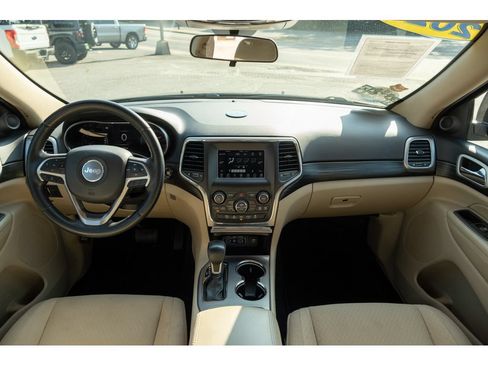 Used 2021 Jeep Grand Cherokee Laredo w/ Security & Convenience Group AWD/4WD image 31