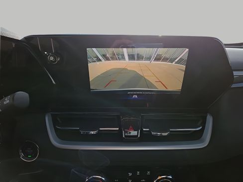 Used 2025 Chevrolet TrailBlazer LT image 24