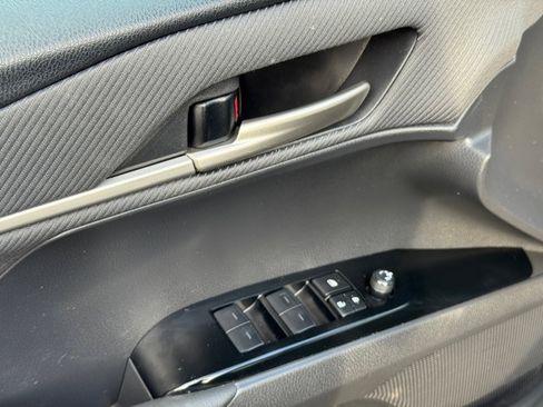 Used 2025 Toyota Camry SE FWD image 20
