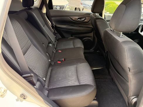 Used 2019 Nissan Rogue SV w/ Premium Package AWD/4WD image 32