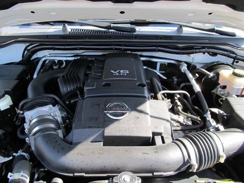 Used 2019 Nissan Frontier SV image 39