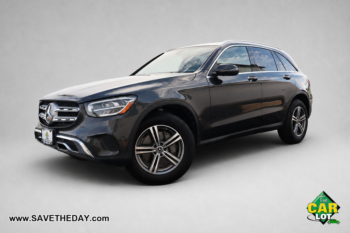 Used 2021 Mercedes-Benz GLC 300 w/ Premium Package image 2