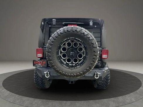 Used 2013 Jeep Wrangler Unlimited Rubicon w/ Connectivity Group AWD/4WD image 4