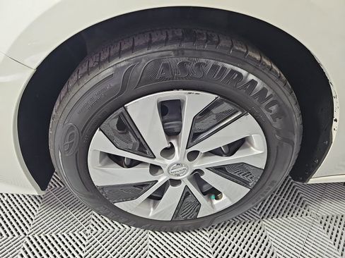 Used 2020 Nissan Altima 2.5 S FWD image 10