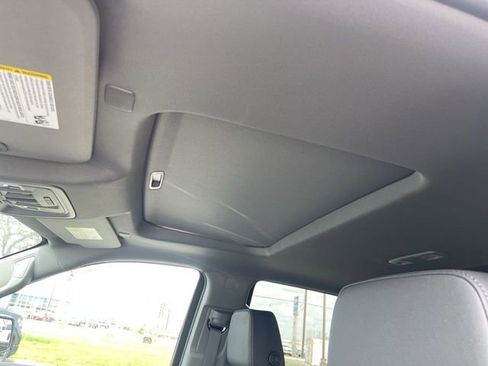 New 2026 GMC Sierra 1500 SLT w/ SLT Convenience Package image 21