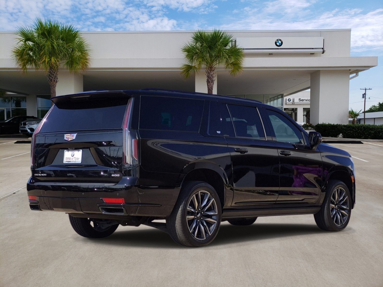 Used 2023 Cadillac Escalade ESV Sport Platinum w/ LPO, Floor Liner Package AWD/4WD image 4