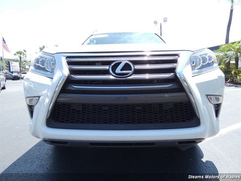 Used 2017 Lexus GX 460 Premium w/ Premium Package AWD/4WD image 4
