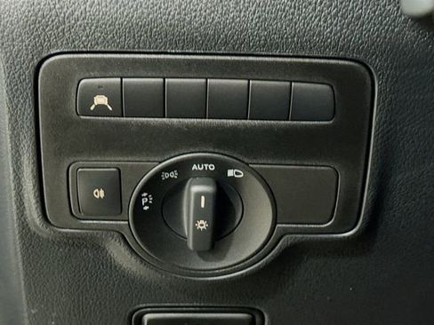 Used 2023 Mercedes-Benz Metris Passenger image 10