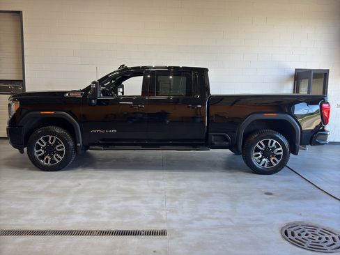 Used 2020 GMC Sierra 2500 AT4 w/ AT4 Premium Package image 2