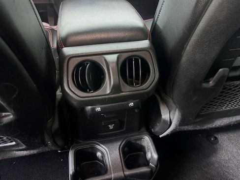 Used 2022 Jeep Gladiator Rubicon w/ Cold Weather Group AWD/4WD image 24