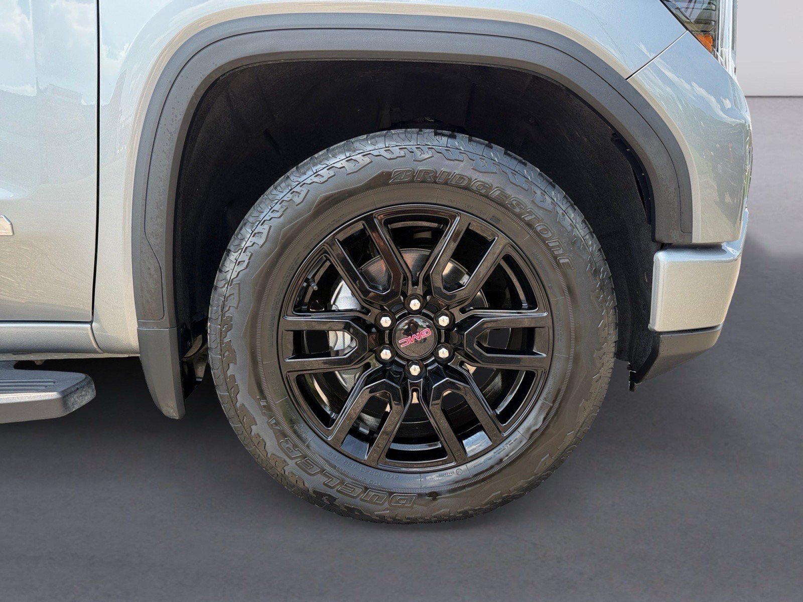 Used 2023 GMC Sierra 1500 Elevation w/ Preferred Package AWD/4WD image 9