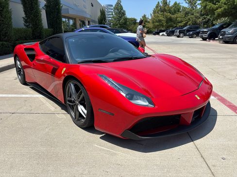 Used 2017 Ferrari 488 GTB RWD image 4