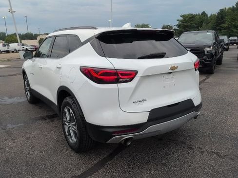 Used 2024 Chevrolet Blazer LT w/ Convenience Package FWD image 5