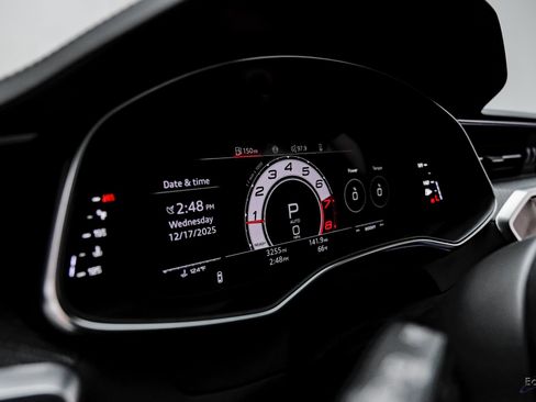 Used 2025 Audi RS 6 performance image 31
