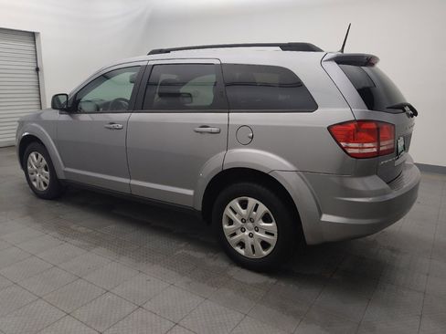 Used 2020 Dodge Journey SE image 3